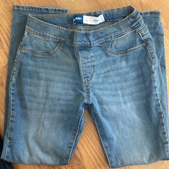 Bundle of Girls Old Navy skinny jeans - Picture 2 of 5